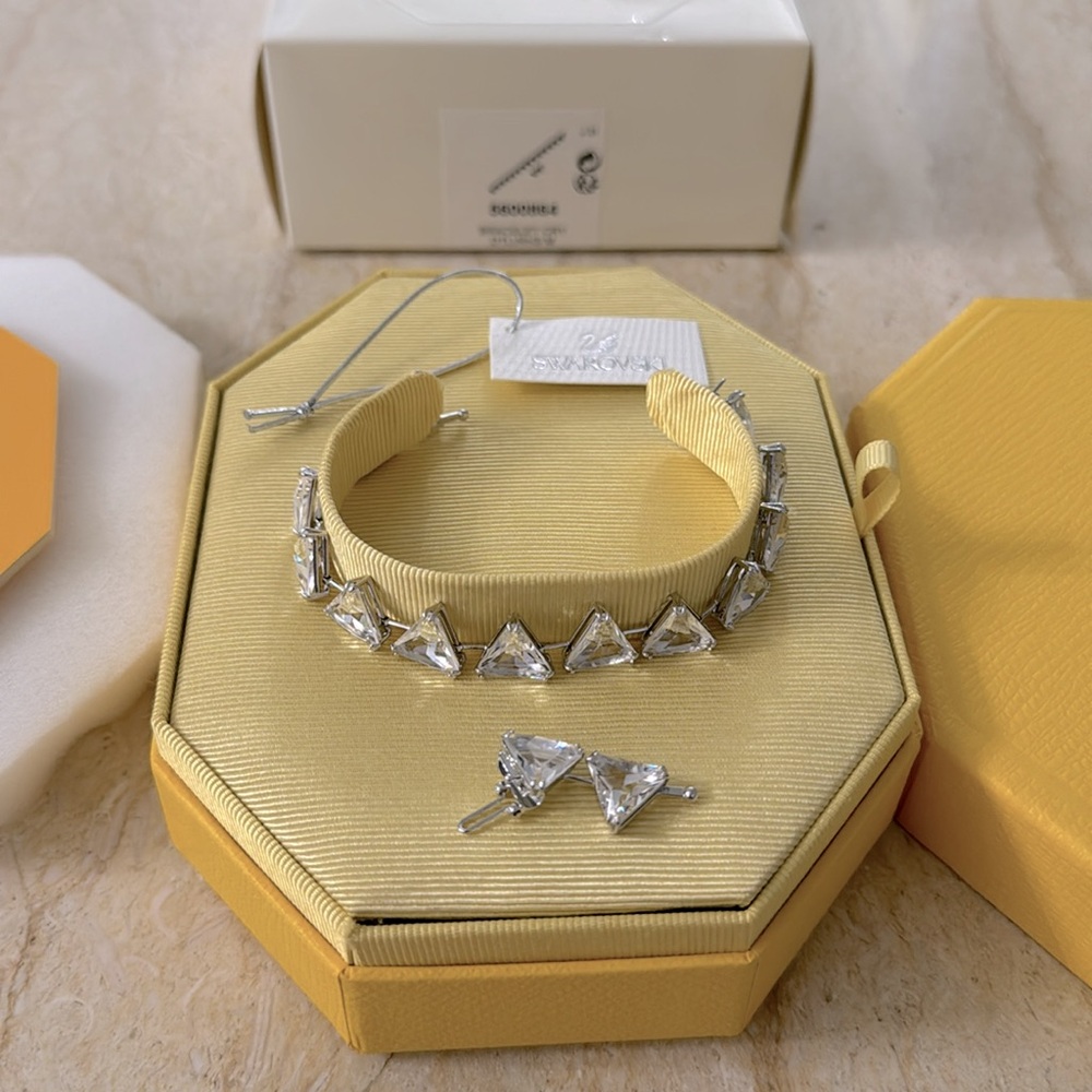NWT Swarovski Ortyx Bracelet. $249